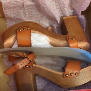 Brown Platform Shoes with Leather Straps